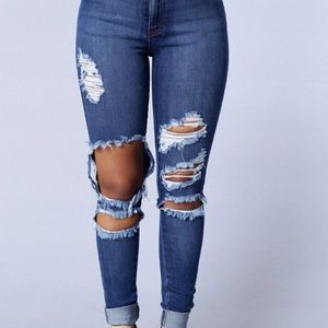 Skinny distressed high waisted jeans